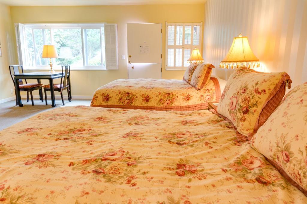Deluxe Queen Room Two Queen Beds
