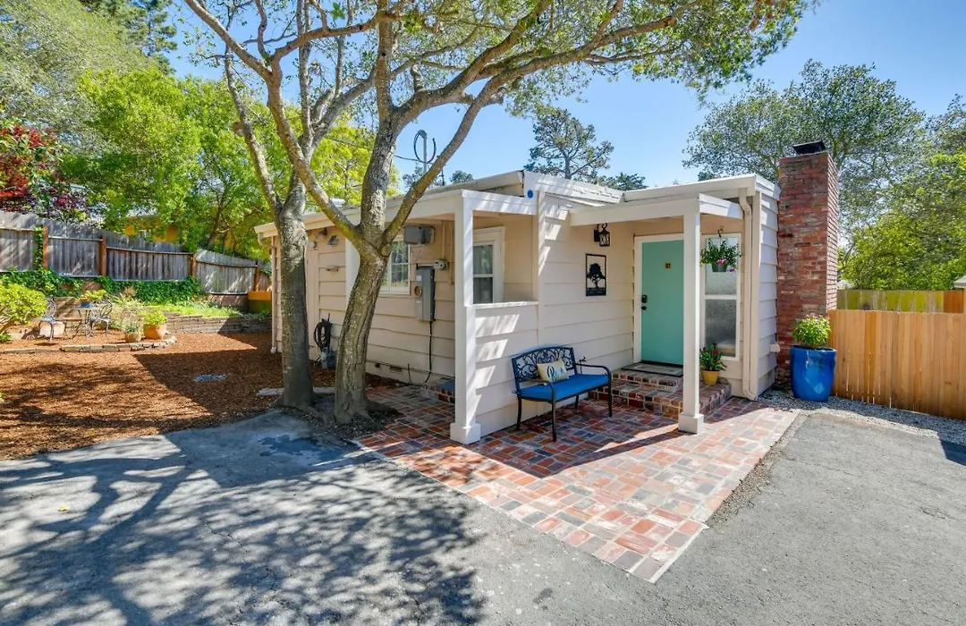 Vacation Rental Home ~ 1 Mi To Carmel Beach!-1