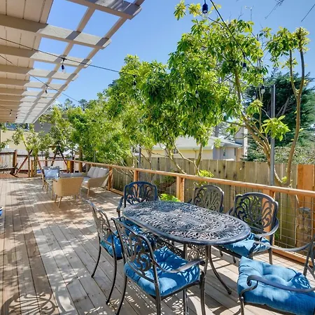 Vacation Rental Home ~ 1 Mi To Carmel Beach!-2