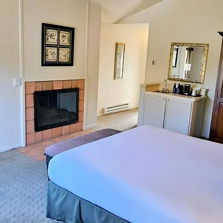 Adobe Inn-3